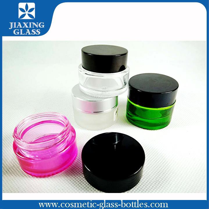 Vroča klasična 5g/10g/20g/1oz kozarci za kreme za nego kože, stekleni s pokrovi za kozmetiko, pisani, zeleno-rdeči stekleni kozarci